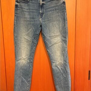 MOTHER The Looker ankle skinny jeans in We the Animals wash. Great condition.